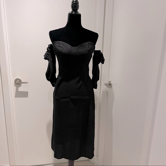 Nastygal black linen style dress with off the shoulder elastic puff sleeves - Picture 2 of 8